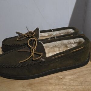 Minnetonka Brown Suede Moccasin Slippers with Tan Lace